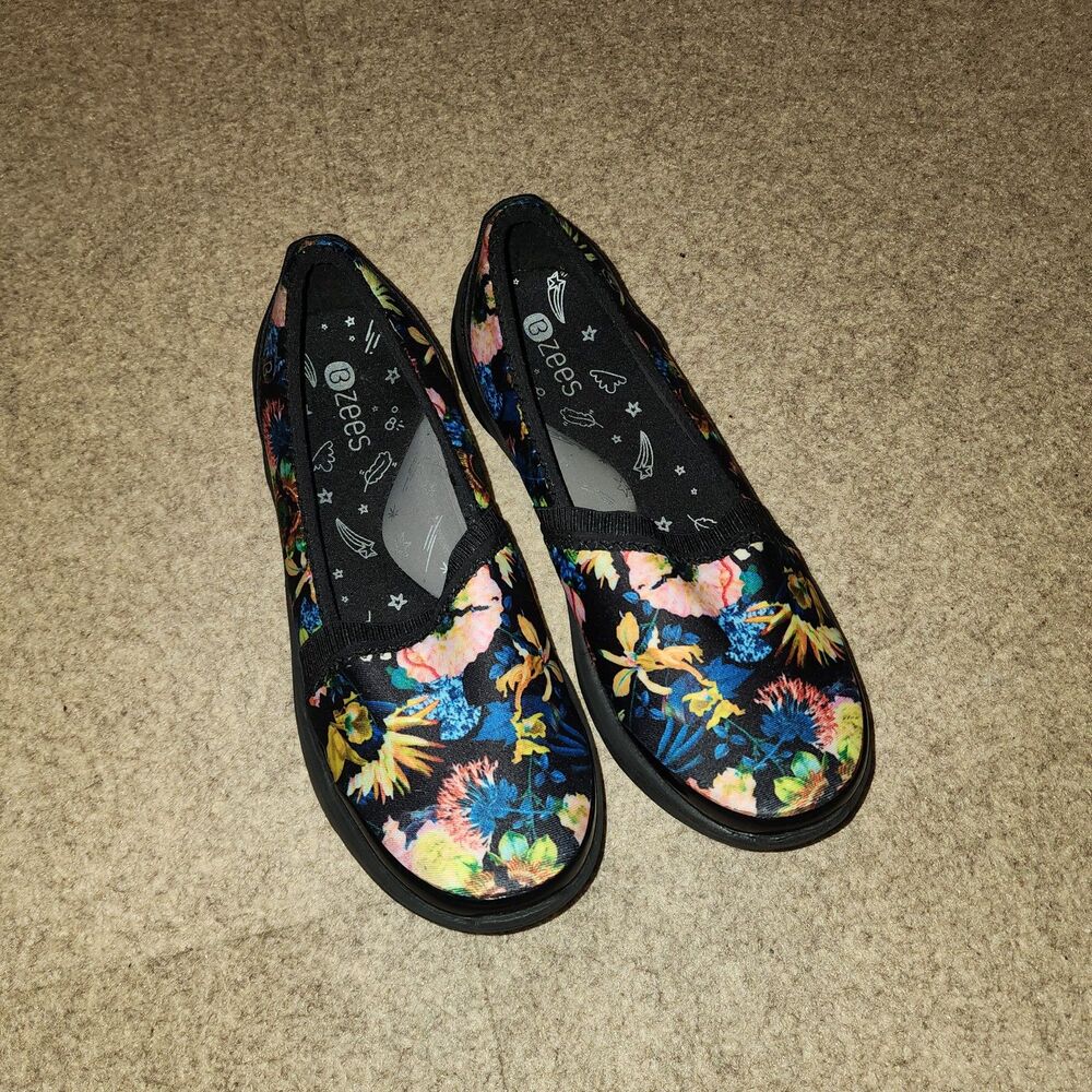 BZees Black Floral Slip On Womens Comfort Shoes | W6.5